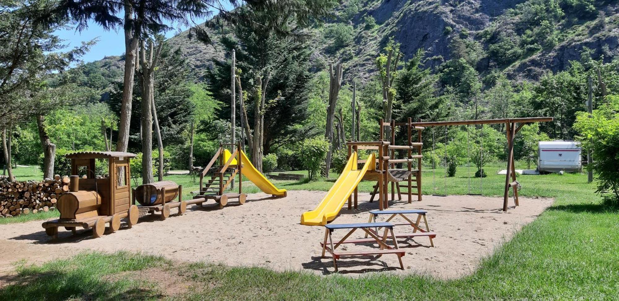Camping Ushuaia Villages Le Viaduc Arlebosc エクステリア 写真